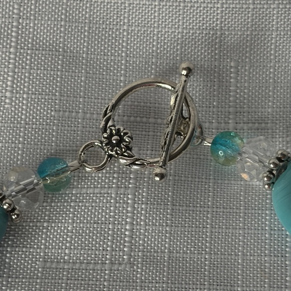 Handcrafted “The Tropical Leaf” Necklace - Picture 5 of 6